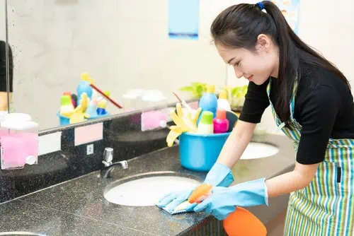 Cleaner – Full Time Employee -> 2-5 years of experience