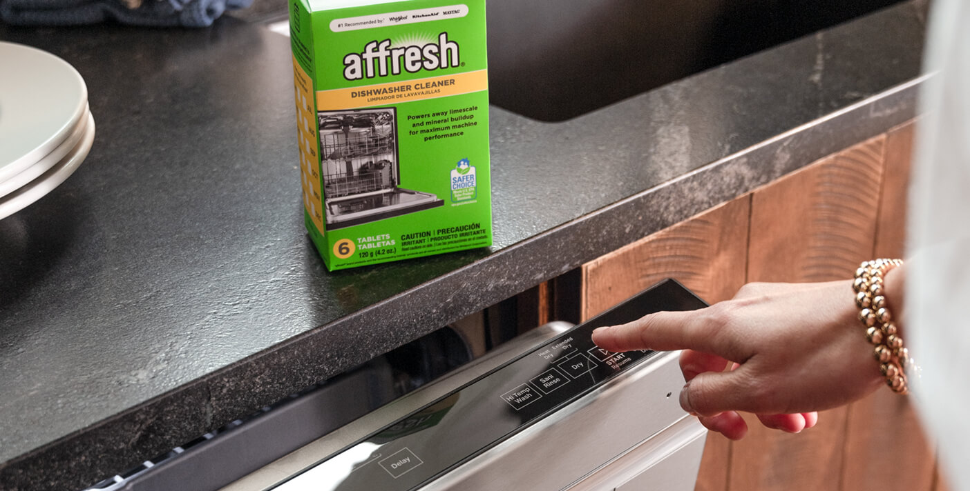 Dish-washer / cleaner