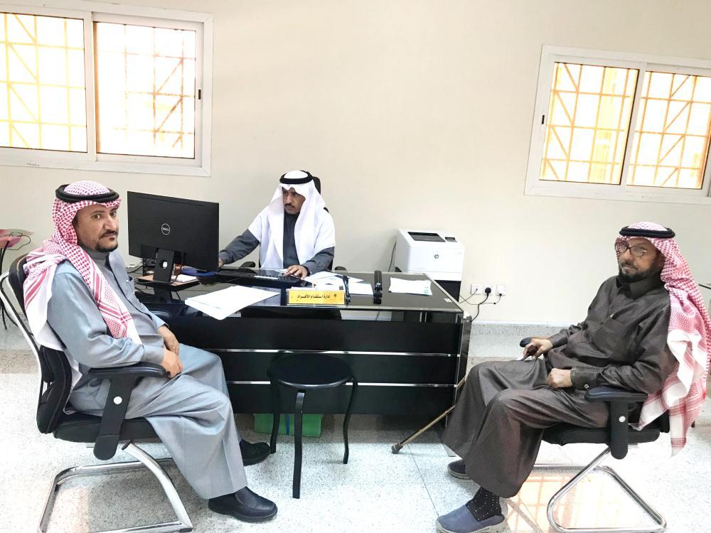 SAR 4000 – 5000 + housing + transportation